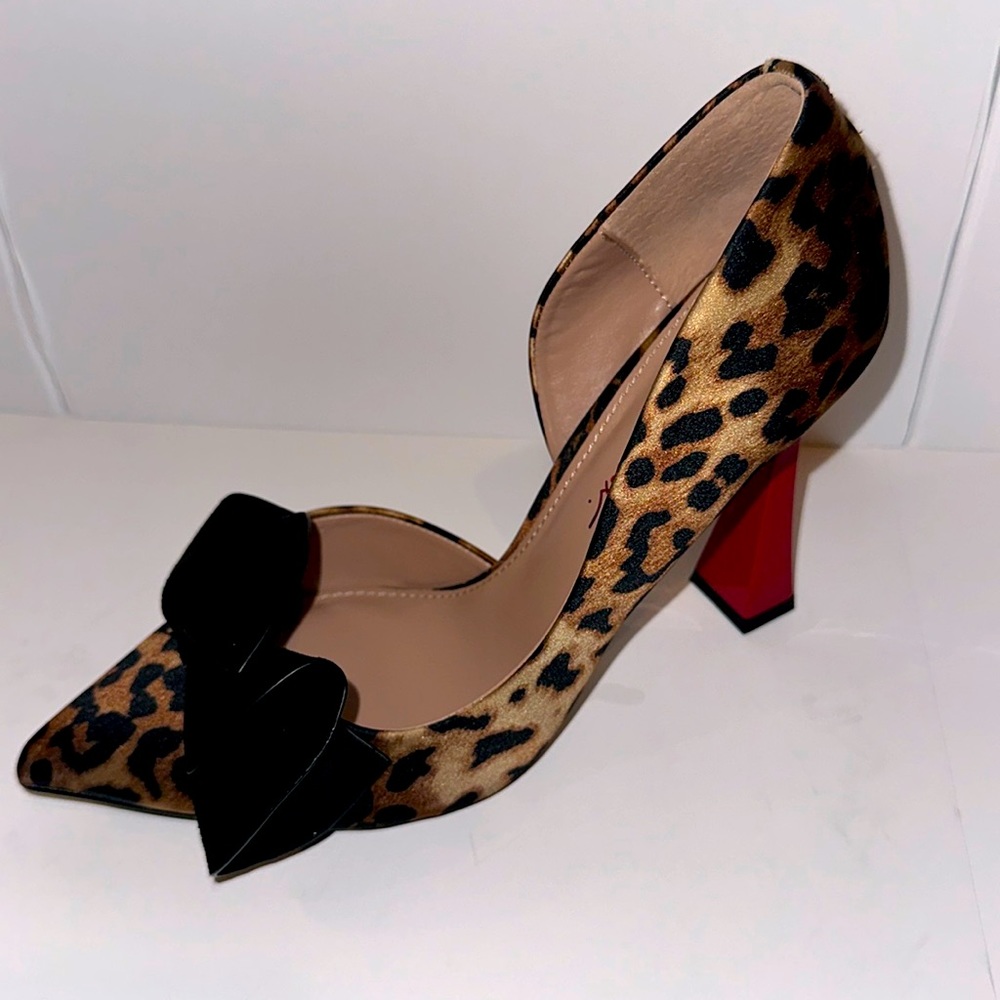Betsey Johnson Nobble Leopard Heels, size 9, 4.25” heel